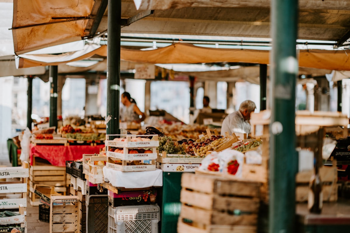 Les marchés de plein air, économies parallèles de nos villes